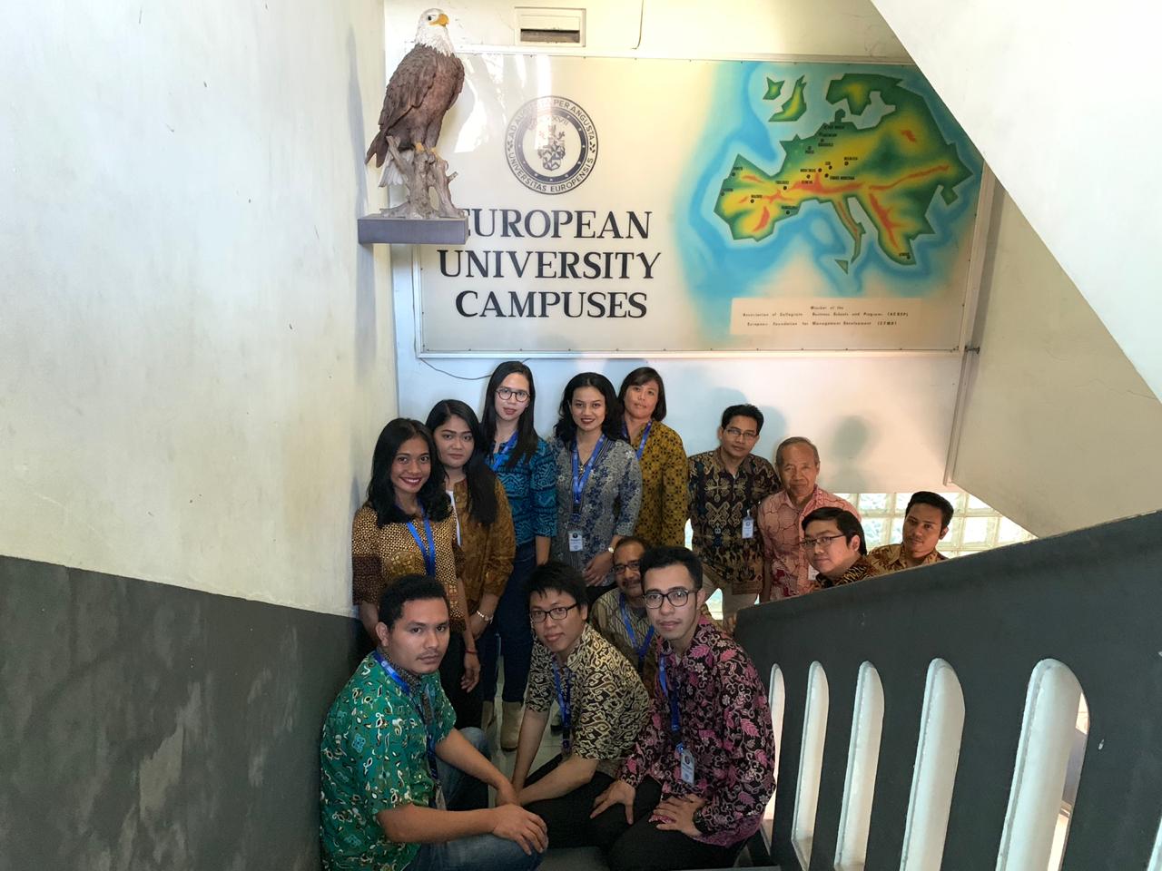 STIE IEU Honors Indonesia’s Cultural Heritage o...